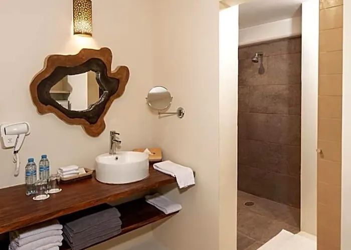 Naala Hotel 3*